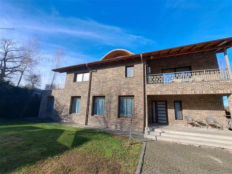 Casă individuală cu 4 camere cu Canalizare în Făget
