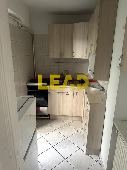 Apartament cu 2 camere semidecomandat în P-ța Romană
