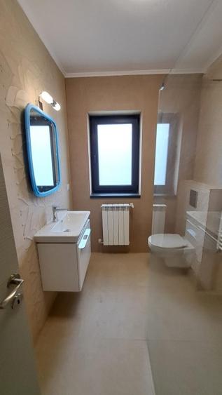 Casă individuală cu 5 camere cu Teren 500 Mp în Balotești