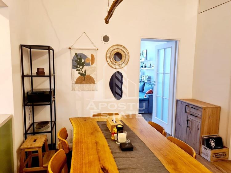 Apartament cu 3 camere nedecomandat, mobilat în Badea Cârțan