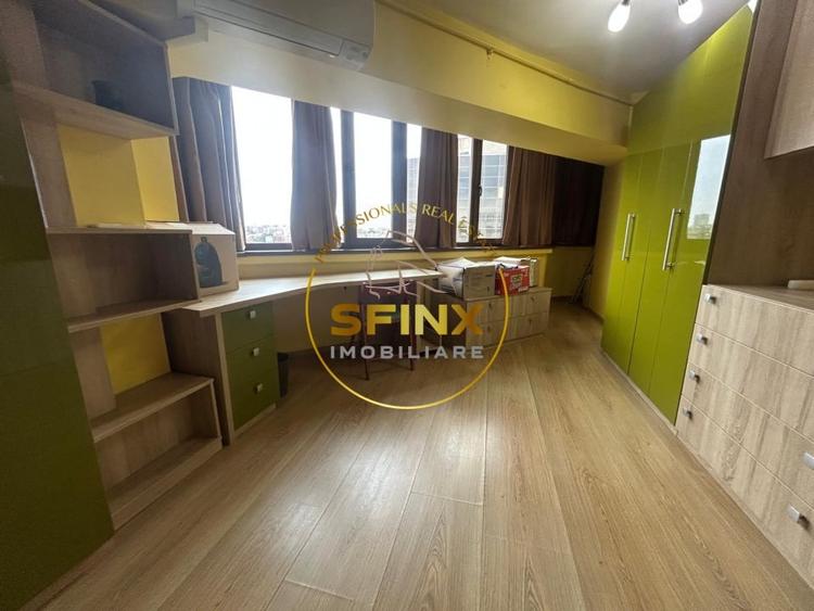 Apartament cu 3 camere decomandat, mobilat în Victoriei