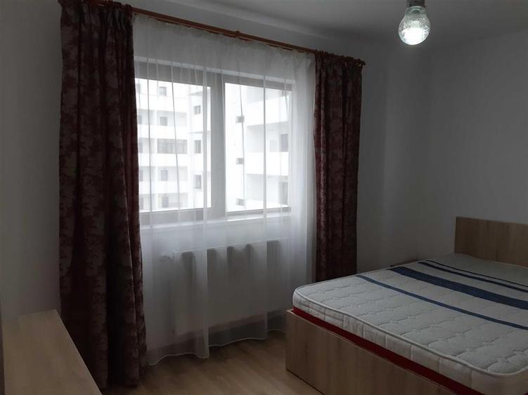Apartament cu 2 camere semidecomandat, mobilat în Exterior Sud