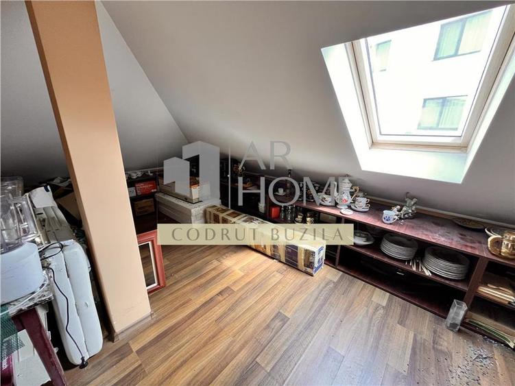 Casă individuală cu 6 camere cu Teren 248 Mp în Malu Roșu