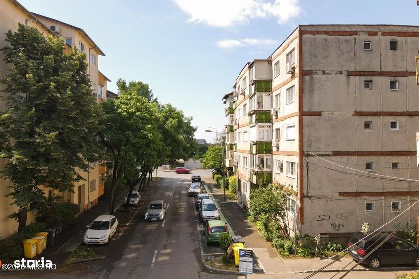 Apartament cu 3 camere decomandat în Soarelui