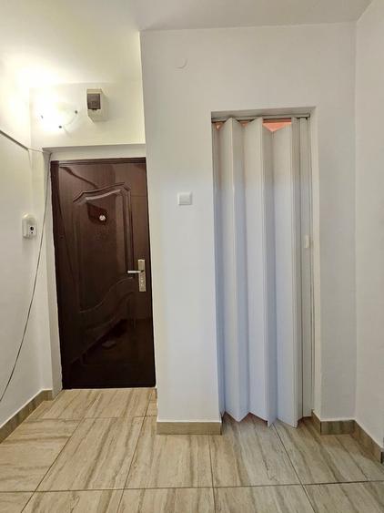 Apartament cu 2 camere semidecomandat, mobilat în Central