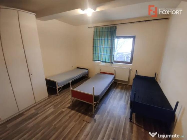 Casă cu 9 camere cu Teren 300 Mp în Dumbrăvița