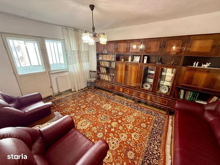 Apartament cu 3 camere decomandat în Central