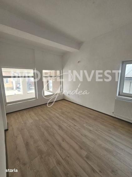 Spațiu comercial, de 118 mp, în Pianu