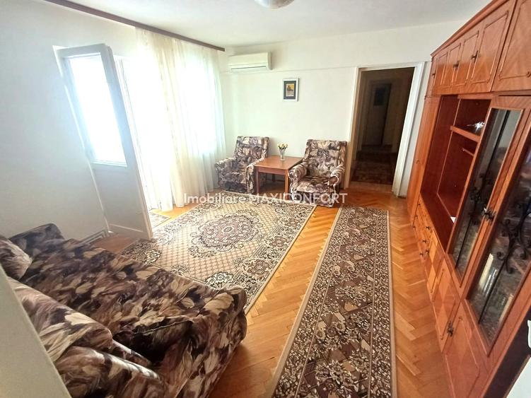Apartament cu 4 camere semidecomandat în Hipodrom