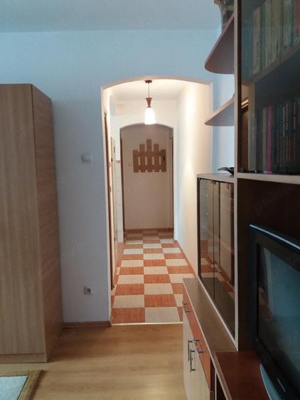 Apartament cu 3 camere semidecomandat în Central