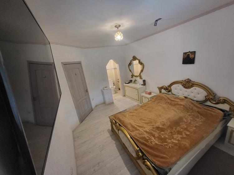 Duplex cu 4 camere cu Canalizare în Ghiroda