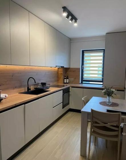 Apartament cu 2 camere decomandat, mobilat în Cristian