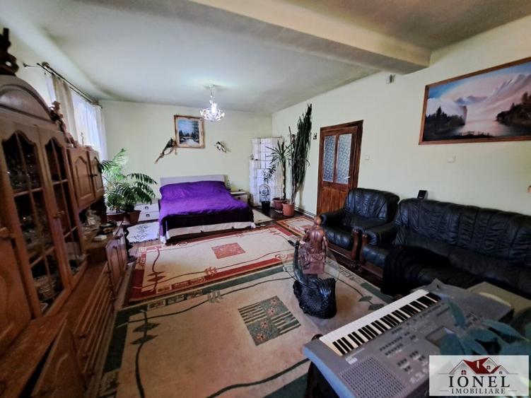 Casă individuală cu 3 camere cu Canalizare în Berghin
