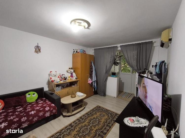 Apartament cu 2 camere decomandat în Lacul Tei