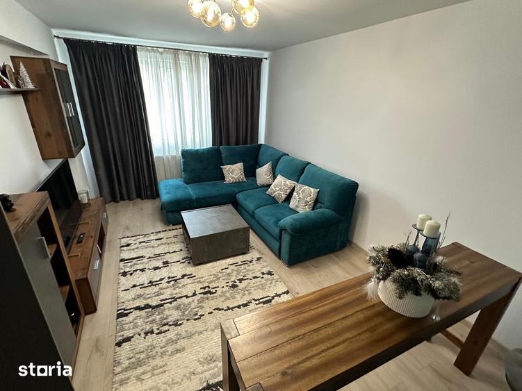 Apartament cu 3 camere decomandat în Rediu