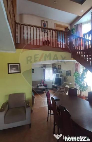 Casă cu 6 camere cu Teren 1484 Mp în Oșorhei