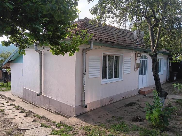 Casă individuală cu 3 camere cu Teren 554 Mp în Ciurea