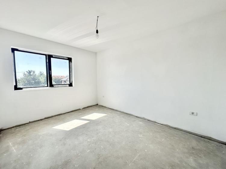 Duplex cu 4 camere cu Canalizare în Bazoșu Nou