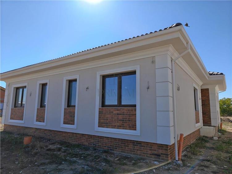 Duplex cu 3 camere cu Canalizare în Moșnița Nouă