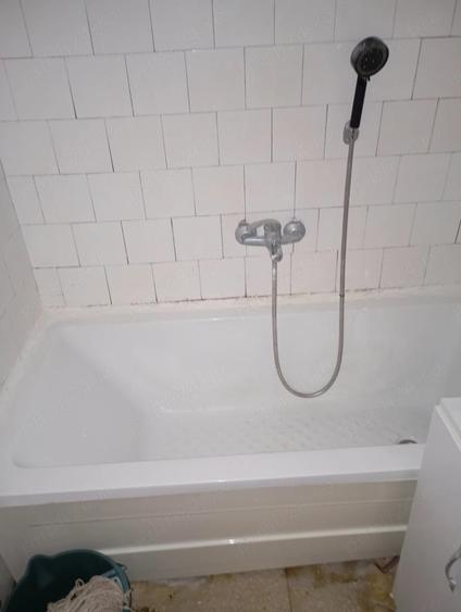 Apartament cu 2 camere decomandat în Tractorul