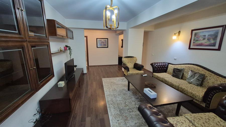 Apartament cu 3 camere decomandat în Herăstrău
