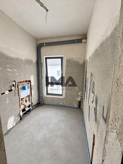 Duplex cu 4 camere cu Canalizare în Chinteni