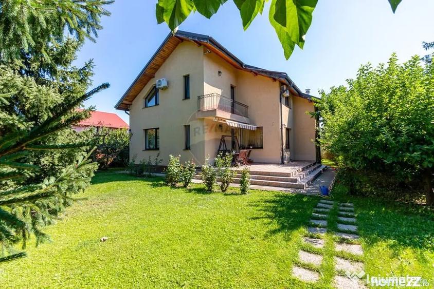 Casă cu 5 camere cu Teren 801 Mp în Tamași