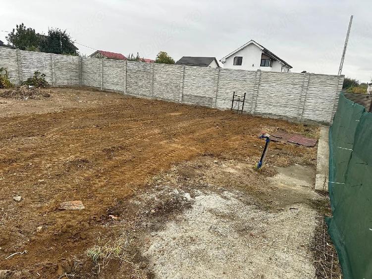 Teren de 205 mp, în Malu Mare