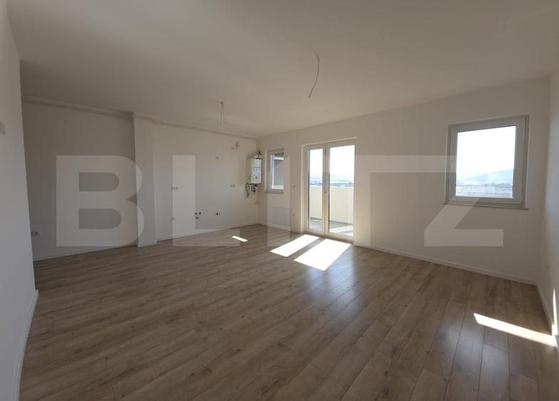 Apartament cu 3 camere semidecomandat în Nord