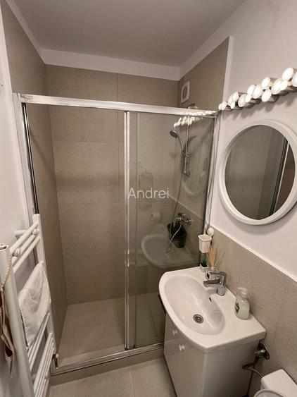 Inchiriez apartament 2 camere,etaj 2 din 4, zona foarte buna in Brasov,prima inchiriere