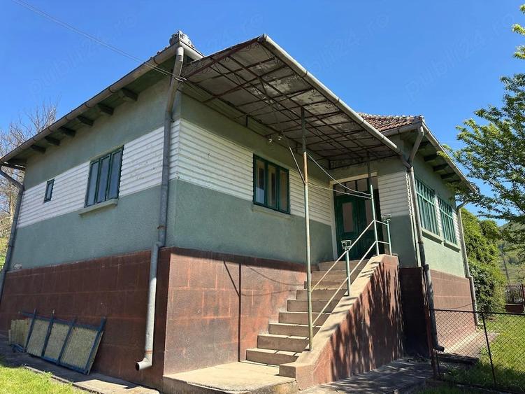 Casă cu 3 camere cu Teren 7247 Mp în Hărțăgani