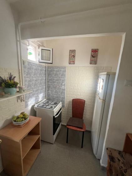 Apartament cu 2 camere semidecomandat în Brazda lui Novac