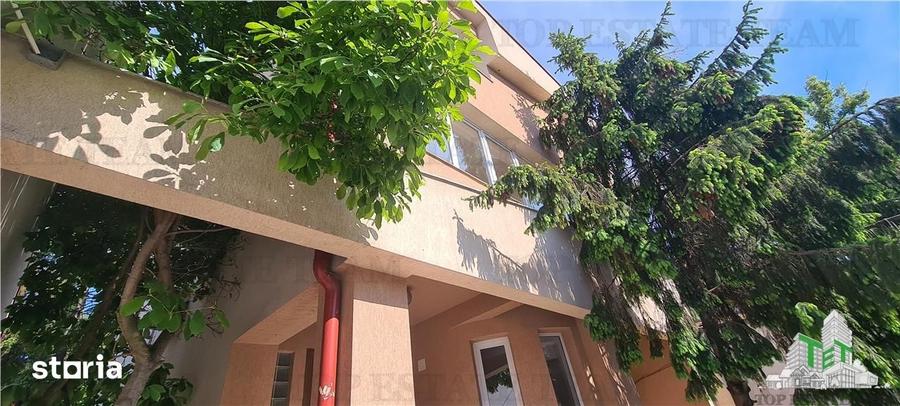 Casă cu 9 camere cu Teren 358 Mp în Grivița