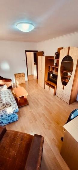 Garsonieră decomandată, mobilată în Dristor