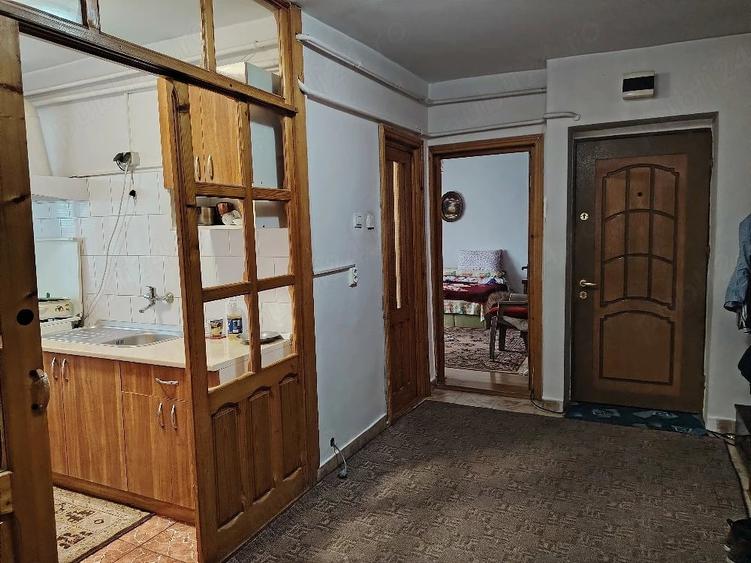 Apartament cu 2 camere decomandat în Precista