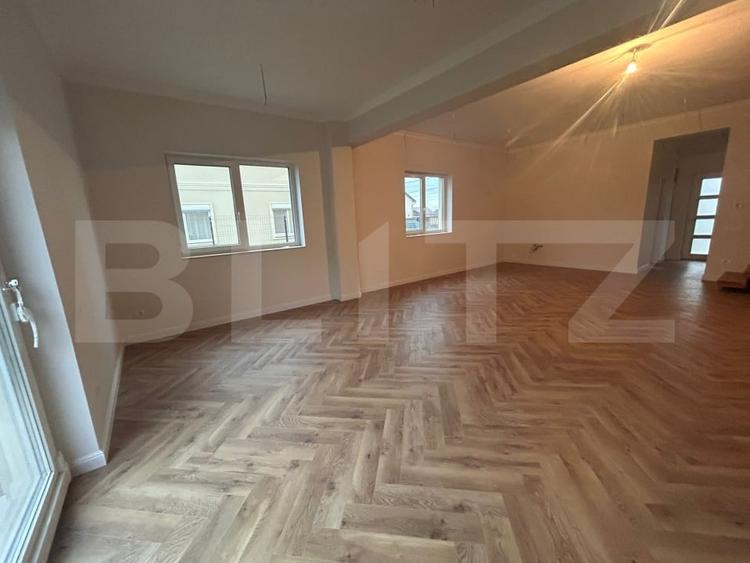 Duplex cu 4 camere cu Canalizare în Dumbrăvița