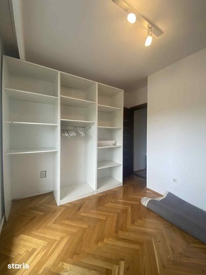 Apartament cu 4 camere decomandat în Soarelui