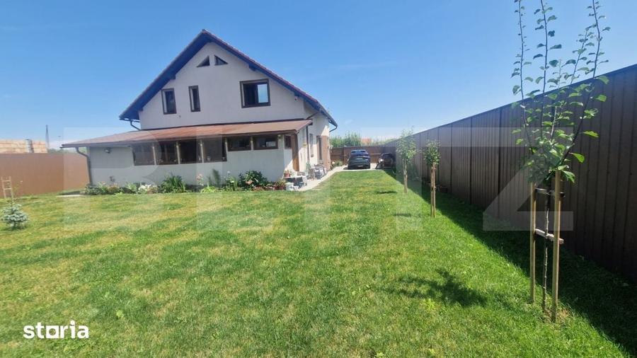 Casă cu 5 camere cu Teren 536 Mp în Stupini