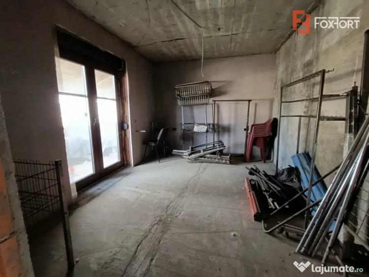 Casă cu 6 camere cu Teren 1088 Mp în Chișoda
