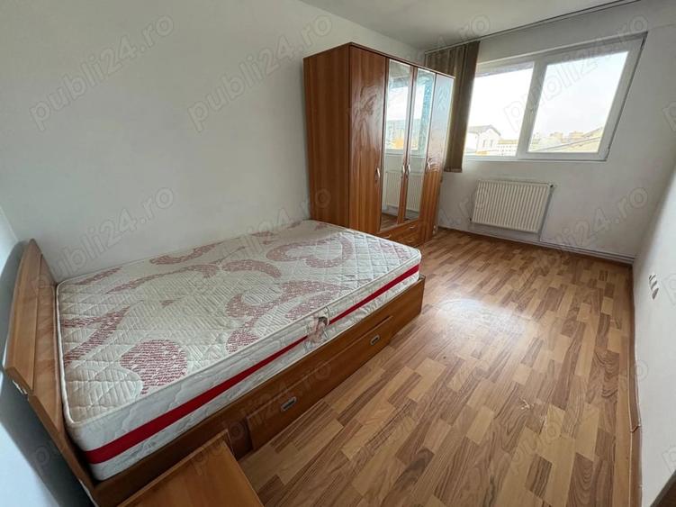 Apartament cu 2 camere semidecomandat în Girocului