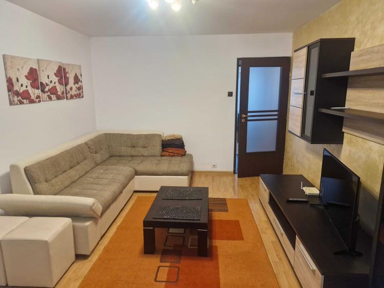 Apartament cu 2 camere decomandat în Nicolina