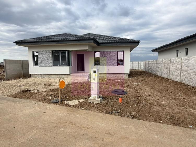 Casă noua 4 camere, apă, canalizare, gaze, asfalt, Dragomiresti Vale - 1