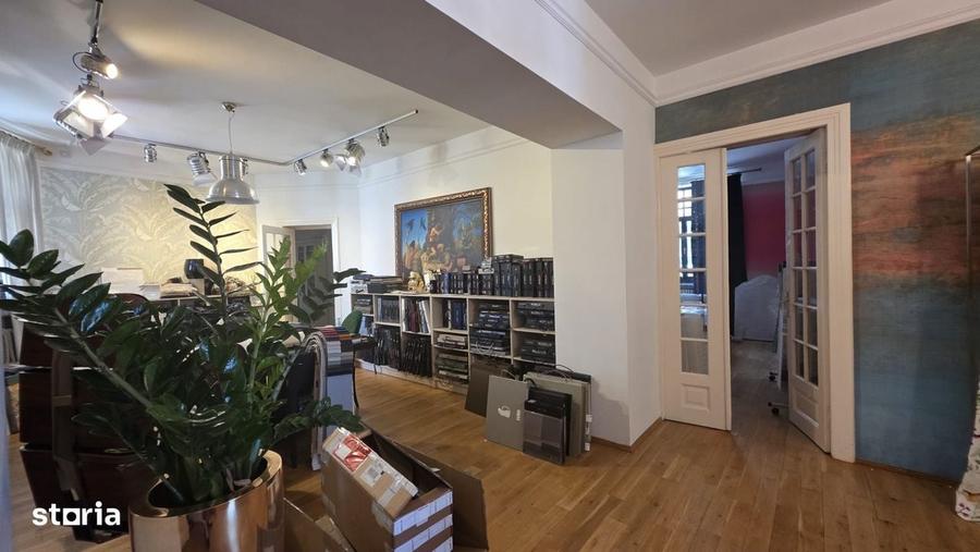 Apartament cu 4 camere în Moșilor