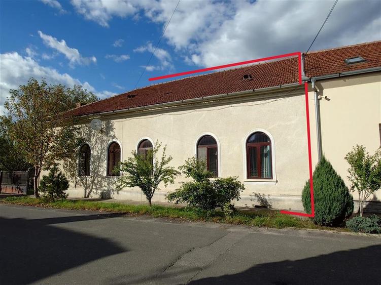 Casă individuală cu 4 camere cu Canalizare în Baia de Criș
