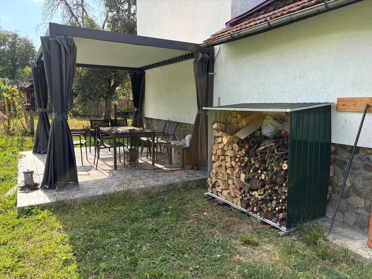 Casă cu 5 camere cu Teren 1700 Mp în Central
