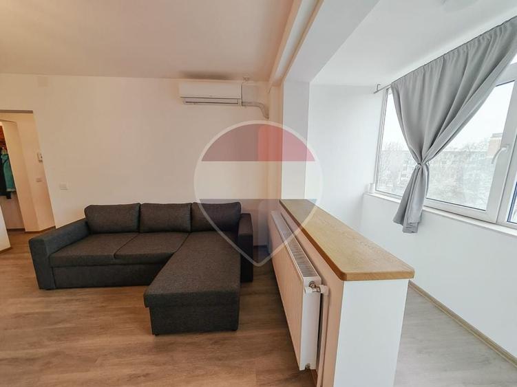 Apartament cu 2 camere semidecomandat, mobilat în Bd. Coșbuc