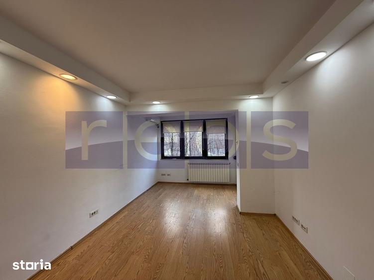 Casă cu 7 camere decomandat cu Teren 200 Mp în Floreasca