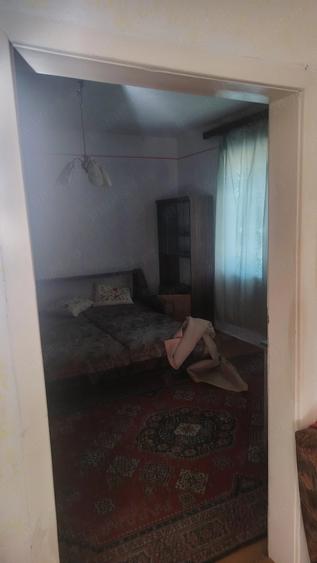 Casă cu 2 camere cu Teren 1700 Mp în Exterior Vest