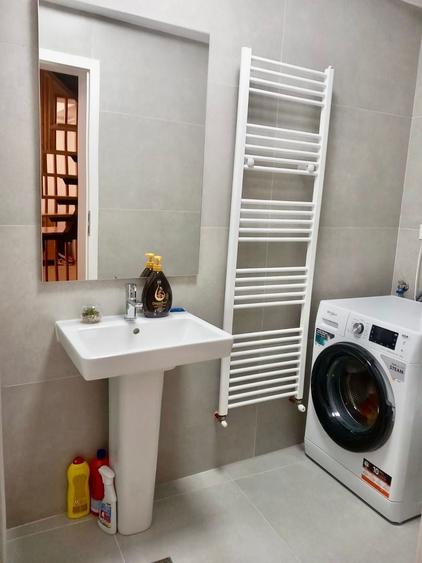 Apartament cu 3 camere decomandat, mobilat în Drumul Taberei