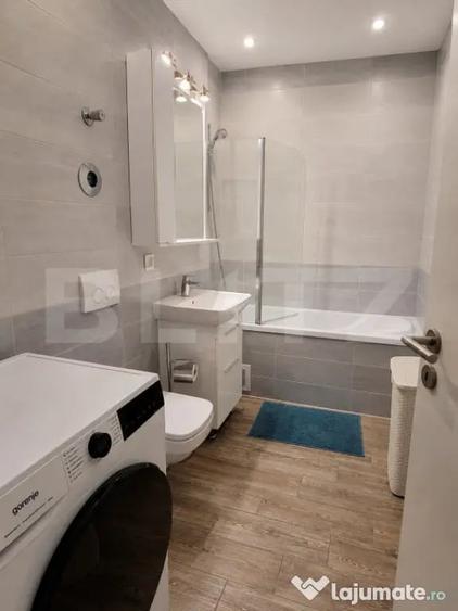Apartament cu 5 camere decomandat în Central